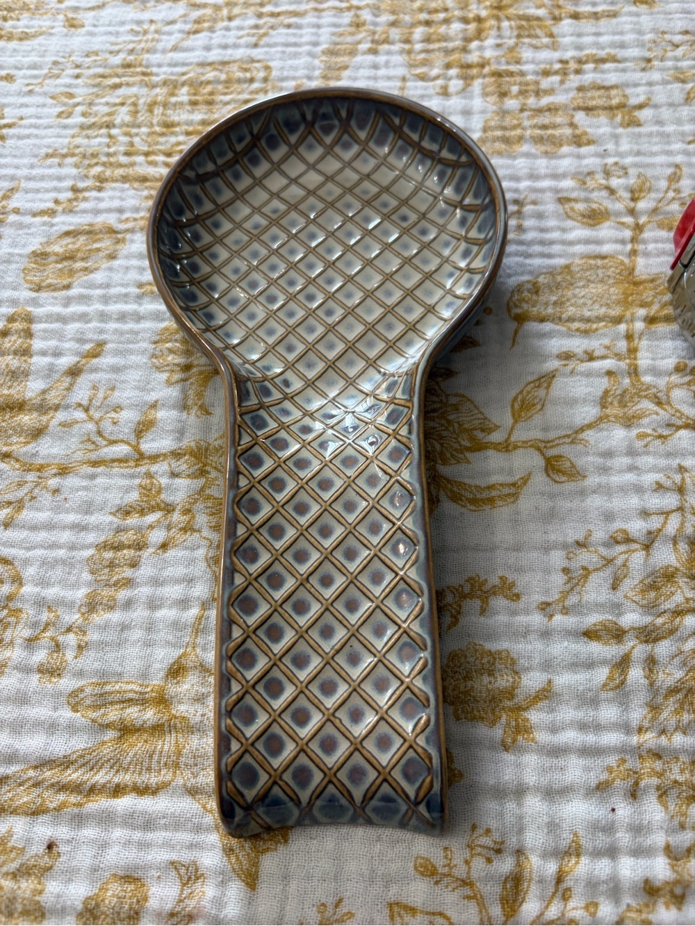 Ceramic Spoon Rest in Cream and Brown Lattice